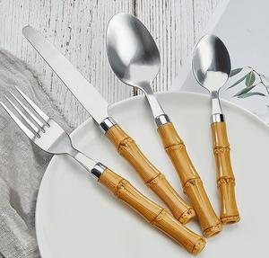 Elegante juego de cubiertos de madera duraderos hechos de materiales naturales para soluciones de comedor respetuosas con el medio ambiente - Product Image 1