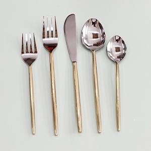 Couverts en acier inoxydable argenté avec long manche rond uni poli en or rose Design Vaisselle en argent brillant - Product Image 3