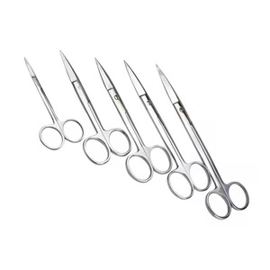 Tijeras Iris - Instrumentos Quirúrgicos Manuales de Acero Inoxidable de Alta Calidad para Uso Hospitalario con 1 Año de Garantía - Product Image 2