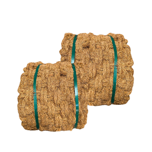 Estera de coco resistente hecha a mano de 1m x 10m x 35mm para paisajismo, solución de erosión natural y estabilización del suelo - Product Image 1