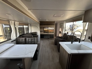 2026 Used F-o-r-e-s-t R-i-v-e-r Wildwood 27RK - Product Image 6