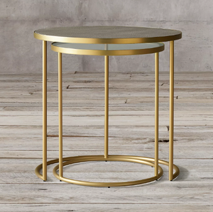 Mesa auxiliar de metal estándar de latón AK con acabado dorado con mesa de diseño atractivo para muebles de cafetería/muebles de restaurante - Product Image 4