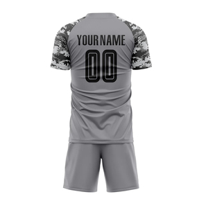 เสื้อฟุตบอลผู้ชายแบบเบาสำหรับฤดูร้อน ผลิตจากโพลีเอสเตอร์ 100% พิมพ์ลายแบบซับลิเมชั่นพร้อมโลโก้ตามสั่ง ปริมาณสั่งซื้อขั้นต่ำน้อย - Product Image 3