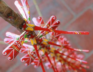 Venta al por mayor de libélulas de bambú, artesanías vietnamitas tradicionales, Libélula de bambú colorida ecológica para decoración del hogar - Product Image 4