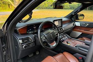 Lincoln Navigator L Reserve Plus 2020 d'occasion en excellent état, sans accident, conduite à gauche/droite - Product Image 4