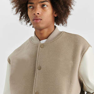 Venta al por mayor chaqueta Varsity de lana para hombres de moda y duradera Letterman prendas de vestir exteriores ideales para clima frío pedidos a granel Bienvenidos - Product Image 3