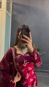 Top de conjunto étnico de seda crujiente de lujo con microforro e hilo intrincado con detalles de secuencia al por mayor y barato - Product Image 5