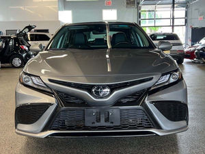 Camry XSE 2023 Usado, Tracción Delantera, Automático, Volante a la Izquierda, Interior de Cuero Oscuro, ACC, Neumáticos R17, Techo Solar, Faros LED - Product Image 1