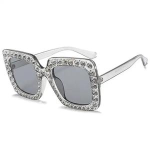 Lunettes de soleil hip-hop diamantées très tendance pour femmes et hommes, prix de gros très demandé, qualité export, exportées d'Inde - Product Image 2