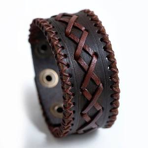 Bracelet rétro fait main en cuir véritable tressé Bracelets de manchette en cuir large Bracelets Rivet plaqué bronze antique pour hommes - Product Image 2