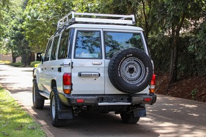 2021 pour Toyota LandCruiser GRJ 79 Double Cab LX Hardtop PICKUP Boîte de vitesses manuelle Direction gauche Moteur diesel Offre Spéciale d'Allemagne - Product Image 4