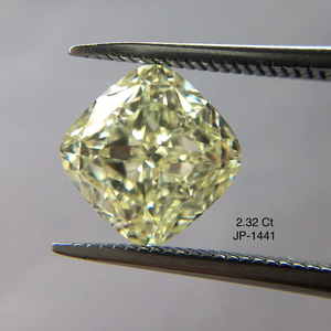Fancy Yellow Cushion Cut 2,32 Quilates Tamaño VS1 Clarity GIA Certified 100% Diamantes sueltos Naturales de La India para uso en la fabricación de joyas - Product Image 1