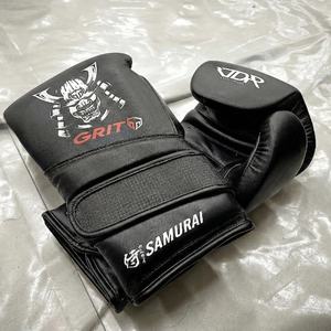 Guantes de Piel Sintética Personalizados para MMA y Sanda |   Cierre de Gancho y Bucle |   Guantes de Entrenamiento Profesionales para Gimnasio |   Servicio OEM/ODM - Product Image 6
