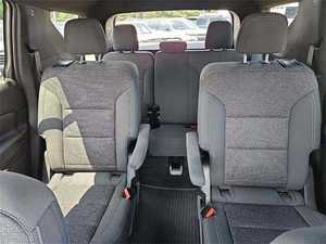 2024 Traverse L T AWD Conduite à gauche Moteur atmosphérique Sièges en cuir Faible kilométrage Jantes en alliage d'aluminium R17 Prix compétitif Disponible en stock - Product Image 6