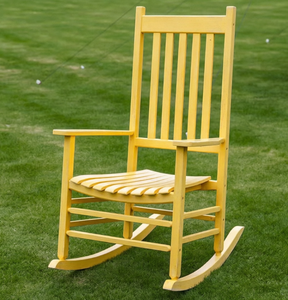 Chaise d'extérieur en bois jaune, dossier à lattes traditionnel, accoudoirs fixes, design confortable pour usage en jardin - Product Image 1