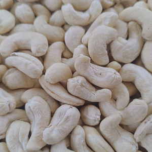 Venta al por Mayor a Granel de Nueces de Anacardo Secas Kaju Badam SANTIGO, Nueces de Anacardo W180 W240 W320, Servicio 24/7 - Product Image 1