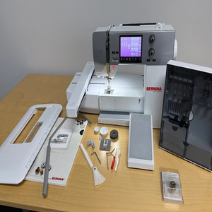 Machine à coudre et à broder B-e-r-n-i-n-a B560 prête à l'emploi – Achetez maintenant - Product Image 1