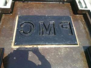 Nouvelle arrivée 2025, moule de logo noir poli pour porte composite en FRP, exportateur mondial, offre de bon prix, fournitures de jardin - Product Image 2