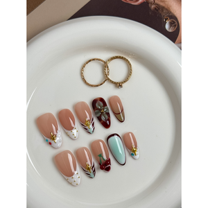 สุขสันต์ผสมกดบนเล็บเสน่ห์ - Product Image 1