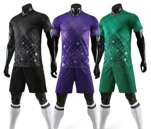 Costume de maillot de football avec nom et numéro personnalisés avec col en V Nouveau nom de l'équipe imprimé par sublimation et logo Service OEM personnalisable - Product Image 3