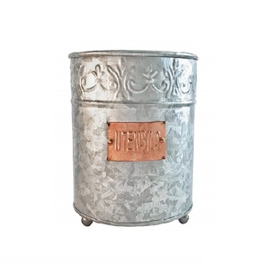 Ensemble d'ustensiles en métal pour la décoration de la maison et de la cuisine Artisanat durable avec couleur et taille personnalisables pour la décoration de table - Product Image 2