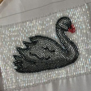 Llavero colgante de 3 hebras con abalorio no combinado hecho a mano (tamaño pequeño) Llavero de char Rand no combinado con cuentas hecho a mano (pequeño - Product Image 1