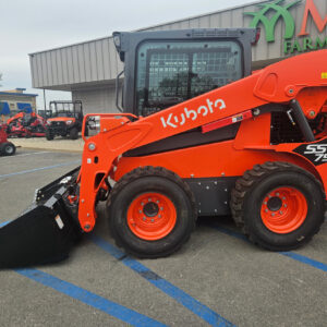 ห้องโดยสารรถตักขนาดเล็ก เบาะนั่งสีดำ รถตักล้อยาง Kubota รุ่น SVL65-2 เครื่องยนต์ดีเซล - Product Image 2