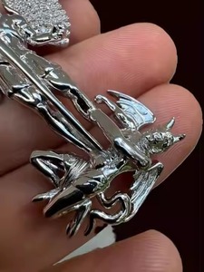 Pendentif Unique et Tendance Forme Ronde Exagérée Entièrement Glacé Sterling Pendentif Hip Hop Personnalisé pour Rappeur - Product Image 2