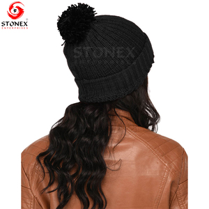 Solid Color Outdoor Warm Customize Winter <b>Hats</b> Skull Caps for <b>Women</b> Custom logo <b>Beanie</b> for <b>Women</b> - Product Image 3