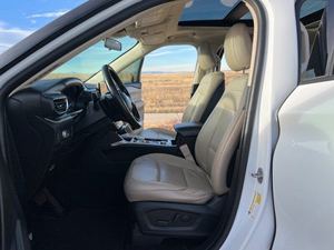 VÉHICULE D'OCCASION 2020 EXPLORER XLT AWD SUV BLANC TOUT-TERRAIN MOTEUR 2.3L 14 TRANSMISSION ET MÉCANISME DE MOBILITÉ HAUT DE GAMME CONSOMMATION DE CARBURANT ÉCONOMIQUE - Product Image 2