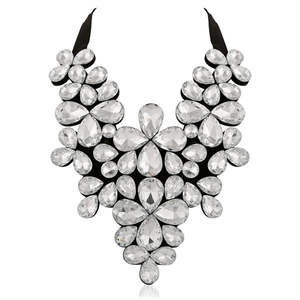 Collar Yoona 1111226F Piedra de cristal blanco con cinta negra Collares de cristal elegantes - Product Image 1
