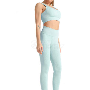 Ensemble de yoga pour femmes, dernière tendance, design sportif, devant uni, respirant, écologique, de haute qualité, ensemble 2 pièces, fabriqué au Pakistan - Product Image 2