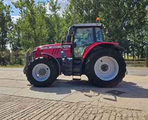 Tracteur à roues Massey Ferguson 70 CV 4 roues motrices Transmission par engrenages avec moteur et pompe Disponible dès maintenant Meilleur prix garanti Livraison rapide - Product Image 4