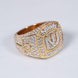 Bague hip-hop luxueuse en diamant de culture, conçue sur mesure avec des alphabets, en or jaune et blanc 14 carats - Product Image 2