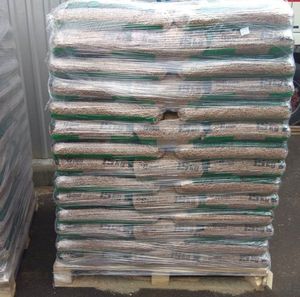 Pellets de madera ENplus A1 en bolsas de 15 kg, combustible de alta calidad en venta. - Product Image 1
