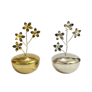 Prix de gros Pots à bougies vides en métal aluminium Conteneur à cire parfumée Pots à bougies colorés avec couvercles Pots à bougies faits à la main - Product Image 6