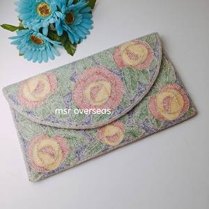 กระเป๋าคลัทช์สำหรับผู้หญิงประดับลูกปัดงานราตรีสำหรับเจ้าสาวประดับด้วยลูกปัดสีชมพูและสีเหลือง - Product Image 4