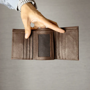 กระเป๋าสตางค์หนังแท้แบบ 3 พับ ป้องกันการโจรกรรม พร้อมสายโซ่-ดีไซน์ทันสมัย - Product Image 5