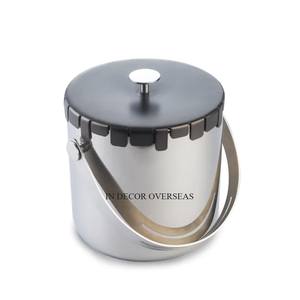 Look élégant Cuivre Antique Fini Martelé Texture Top Qualité Métal Fait Seau À Glace Bac À Boissons Avec Couvercle Supérieur En Argent - Product Image 6