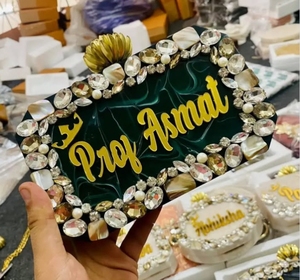 Bolso de mano de resina de color personalizado, monedero metálico de madera impermeable con decoración de botones para viajar, directo desde la India por Faizacraft - Product Image 1