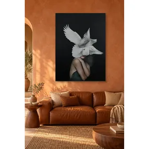 ภาพพิมพ์บนผ้าใบผู้หญิงฟิดาพร้อมนกพิราบสีขาวที่คลุมหน้าเธอ - Product Image 3