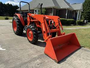 Tractor de Ruedas L1153 de 50 HP Usado con Cargador Frontal, Bomba de Engranajes y Caja de Cambios - Naranja, Equipo Agrícola - Product Image 1