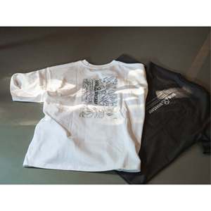 เสื้อยืดโอเวอร์ไซส์หนักโลโก้ปักลายกันรอยยับอัดอากาศได้ดีขนาด240กรัมคอลเลกชั่นทรงหลวม [รุ่นจำกัด] - Product Image 2