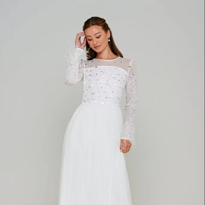 ชุดเดรสงานเลี้ยงทรงเอไลน์หรูหราประณีต แขนยาว ประดับเลื่อม คอทรงโอ ดีไซน์หรูหรา พร้อมผ้าคลุมประดับลูกปัด ผ้าชีฟองเนื้อธรรมชาติ สำหรับผู้ใหญ่ - Product Image 1