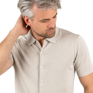 Design personnalisé de tricots à boutons de couleur unie polos tricotés pour hommes polos - Product Image 4