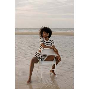 Conjunto de Dos Piezas de Blusa con Rayas y Detalles Calados - Negro - Blanco - Negro - Blanco - Product Image 2