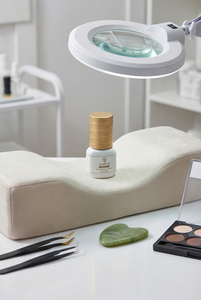 Pegamento para Extensión de Pestañas Vegano Hecho en Corea, de Marca Privada, Extra Fuerte, de Secado Rápido, Resistente al Agua, con Larga Duración de 7-8 Semanas - Product Image 4