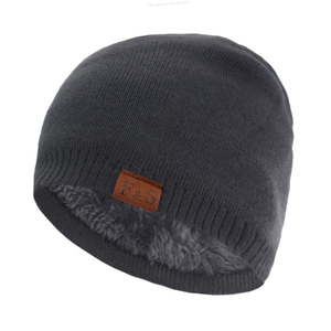 Bonnet à pompon tricoté personnalisé de haute qualité pour les fans de football en club de sport Écusson à pompon avec logo brodé en jacquard conçu pour l'hiver - Product Image 1