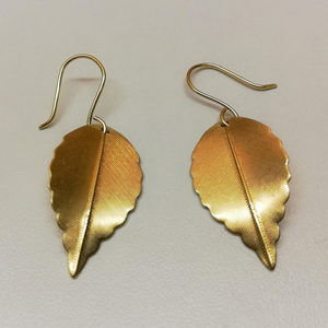 Pendientes minimalistas de luna de latón dorado para niñas, pendientes de joyería de moda, venta al por mayor, pieza de diseño solar, tendencia superior - Product Image 2