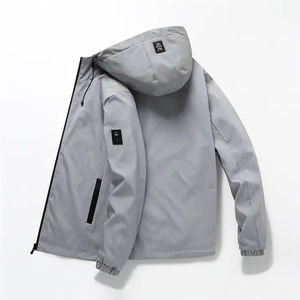 Chaqueta cortavientos para hombre WinterJakcet, resistente al agua, senderismo, impermeable ligero para correr, Sudadera con capucha despachable teñida de negro - Product Image 2